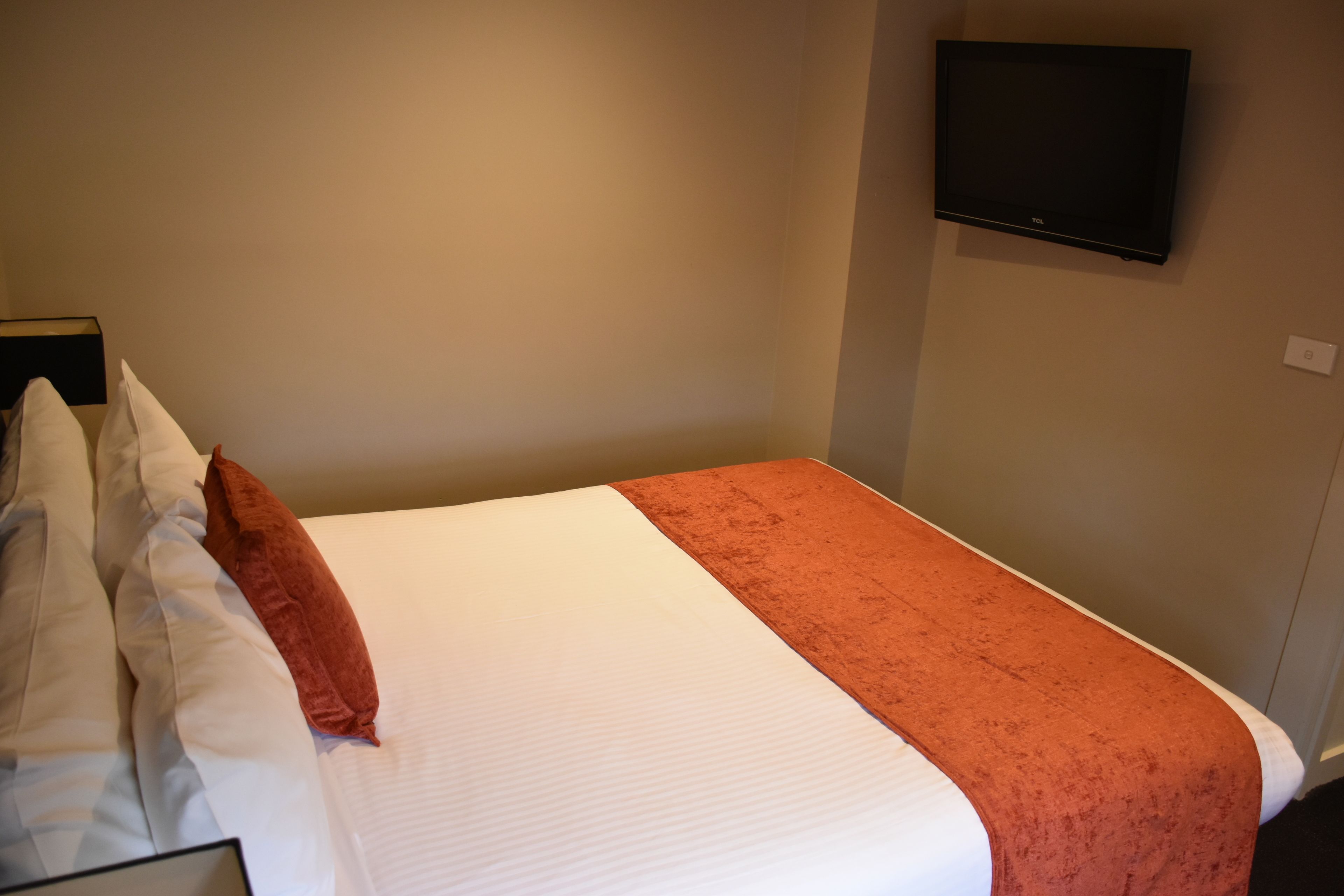 Apartments on Chapman — image 6