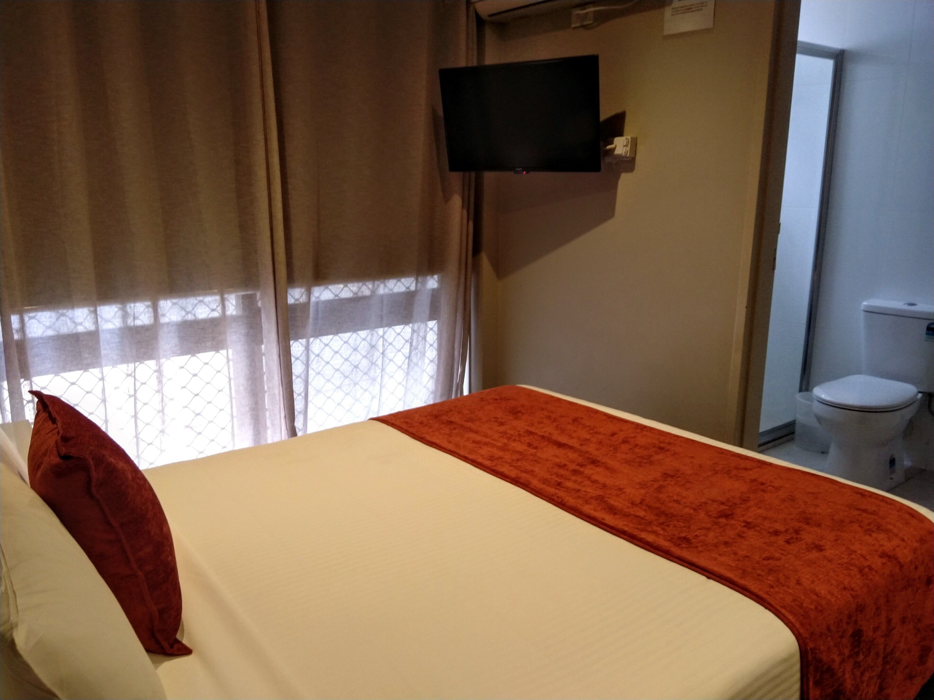 Apartments on Chapman — image 10