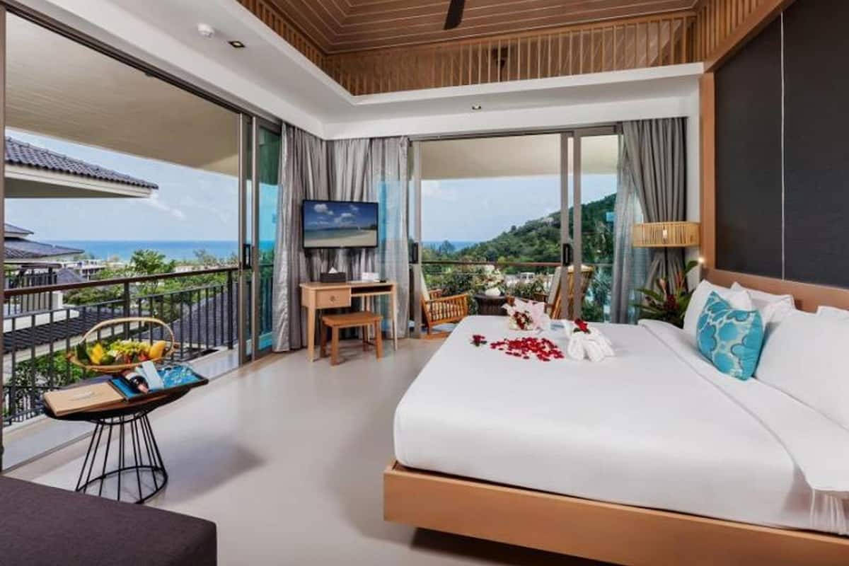 Ropa de cama de alta calidad y minibar 