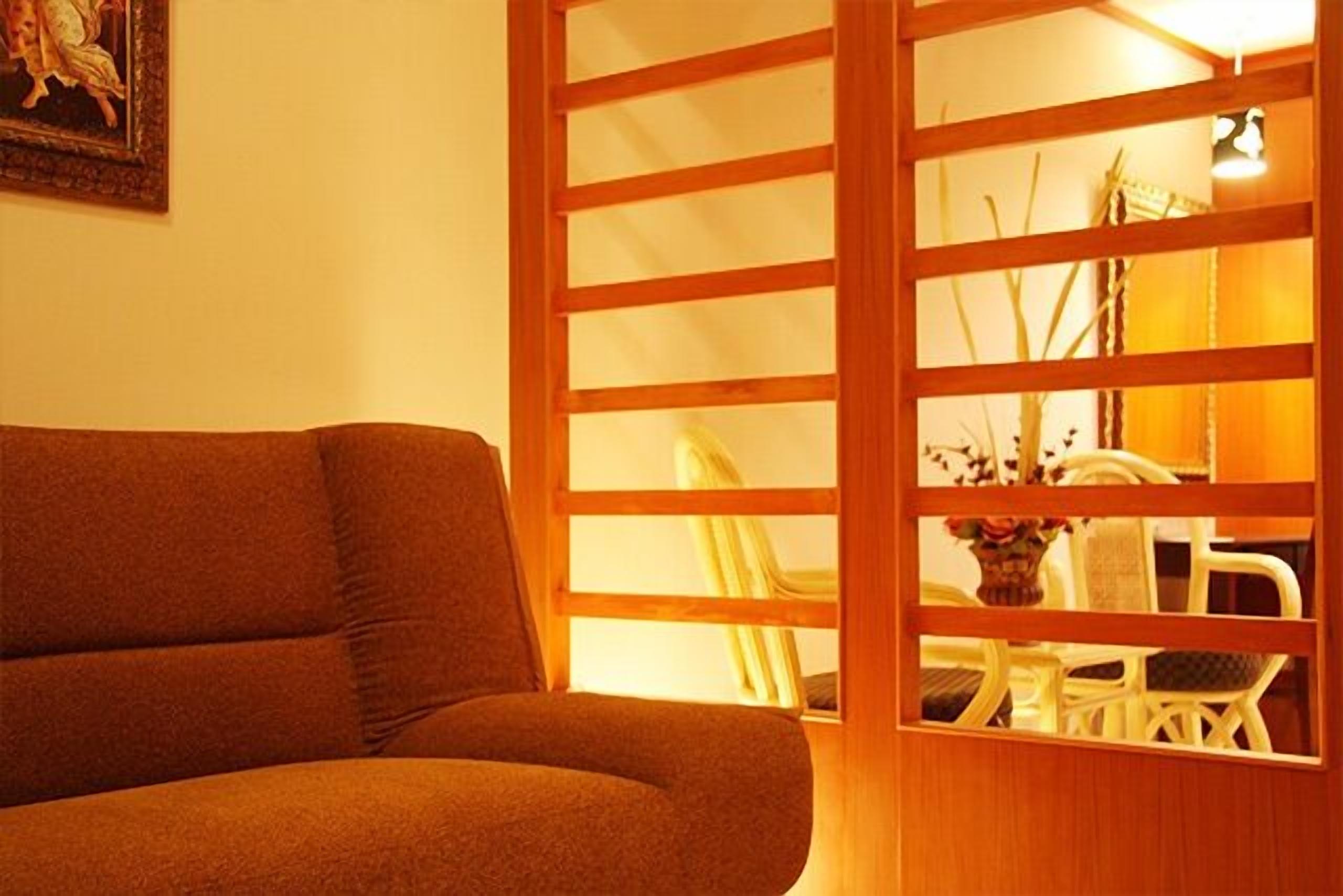 flat-screen tv, dvd player