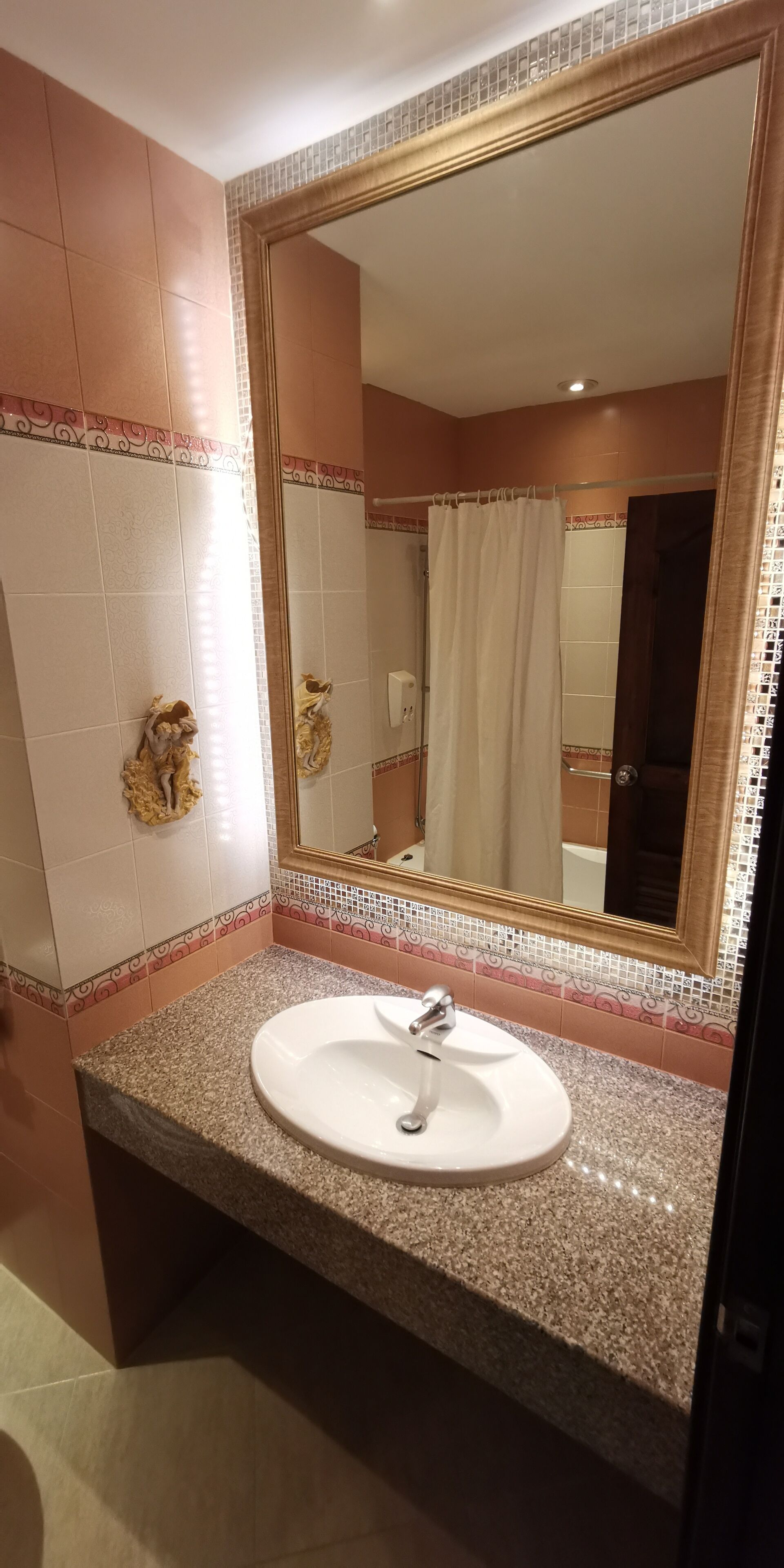 superior double room, 1 king bed | 1 bedroom, minibar, in-room safe, blackout curtains