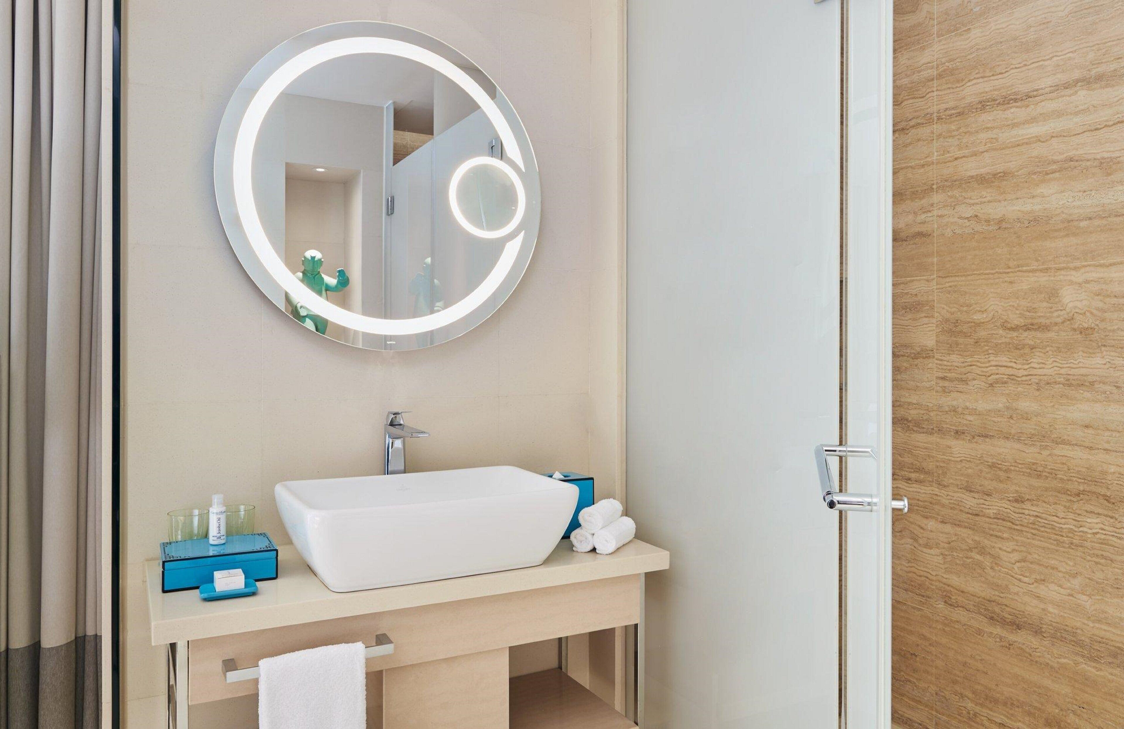 Photo - Hotel Indigo Hong Kong Island by IHG