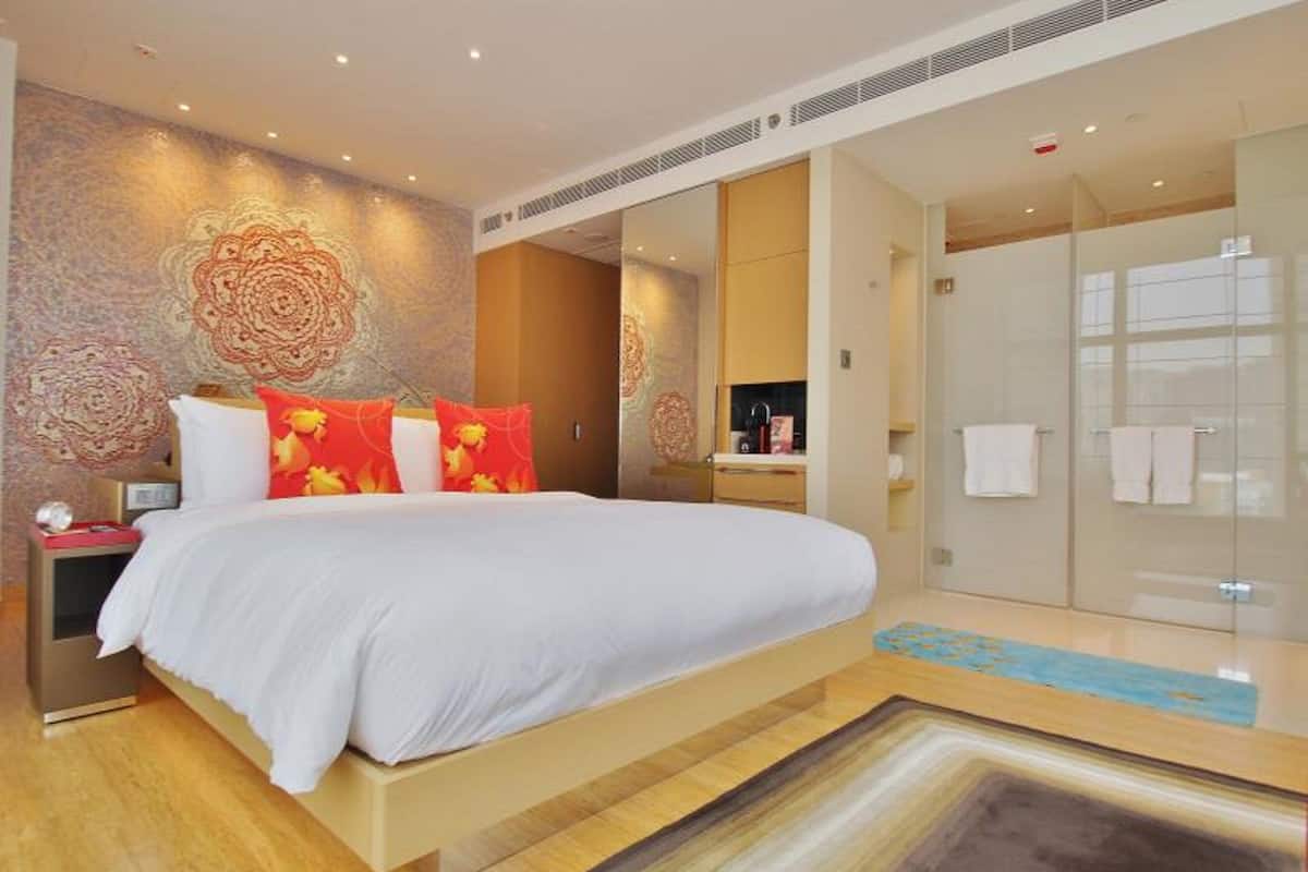 premium room | 1 bedroom, down duvets, minibar, in-room safe