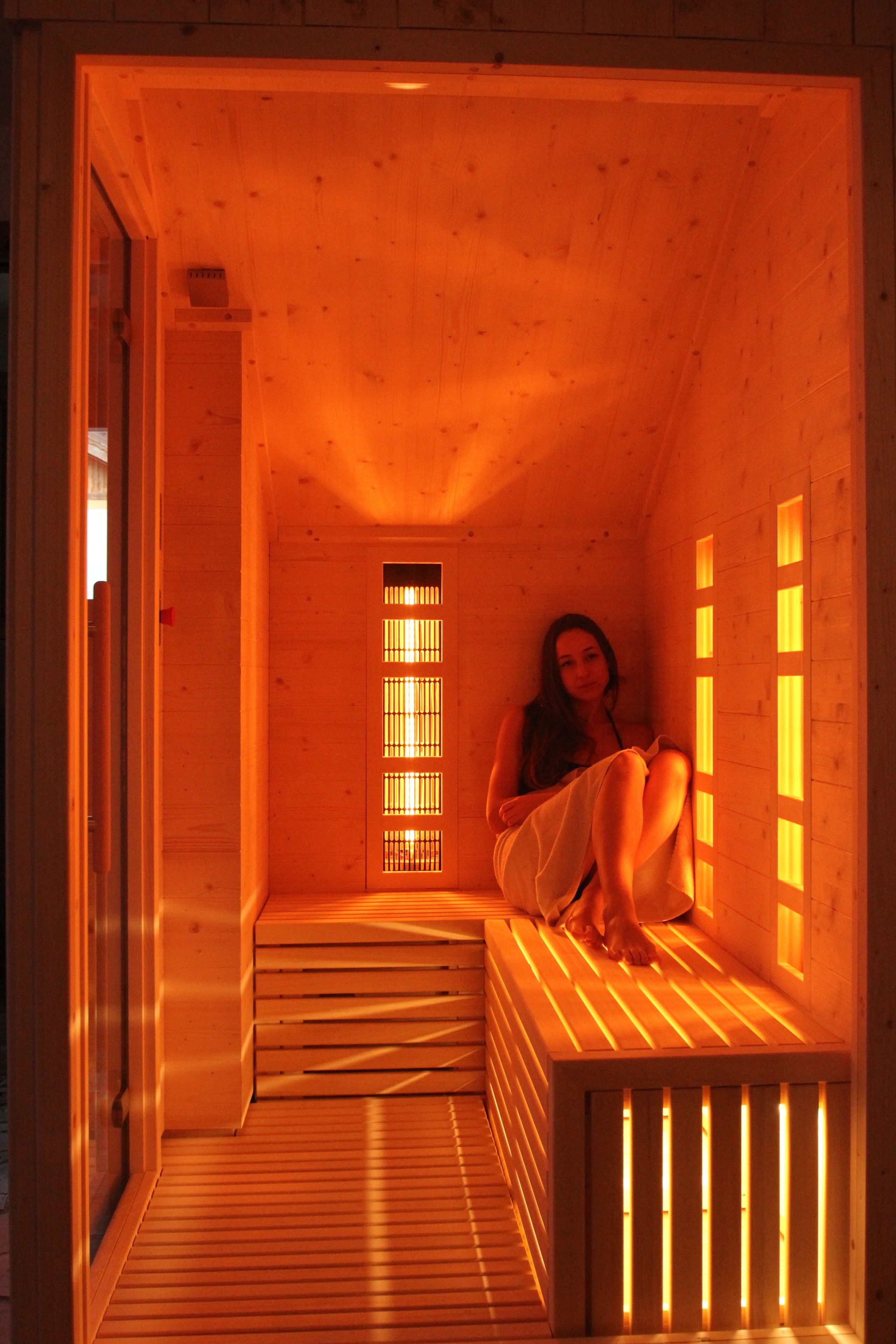 Sauna, Turkish bath/hammam, massage/treatment rooms
