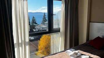 Brankas, tempat tidur bayi gratis, Wi-Fi gratis, dan seprai linen