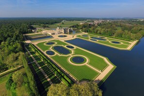 Aerial view - Auberge du Jeu de Paume (Chantilly)