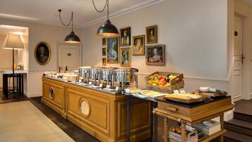 Daily buffet breakfast (EUR 41 per person)