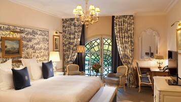 Premium Room, Park View | Premium bedding, in-room safe, desk, soundproofing