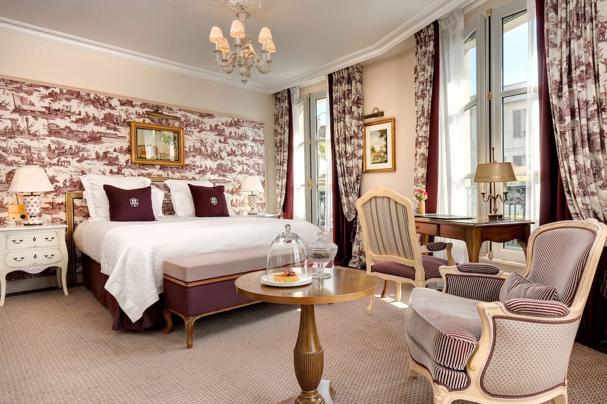 Premium Double Room | Premium bedding, in-room safe, desk, soundproofing