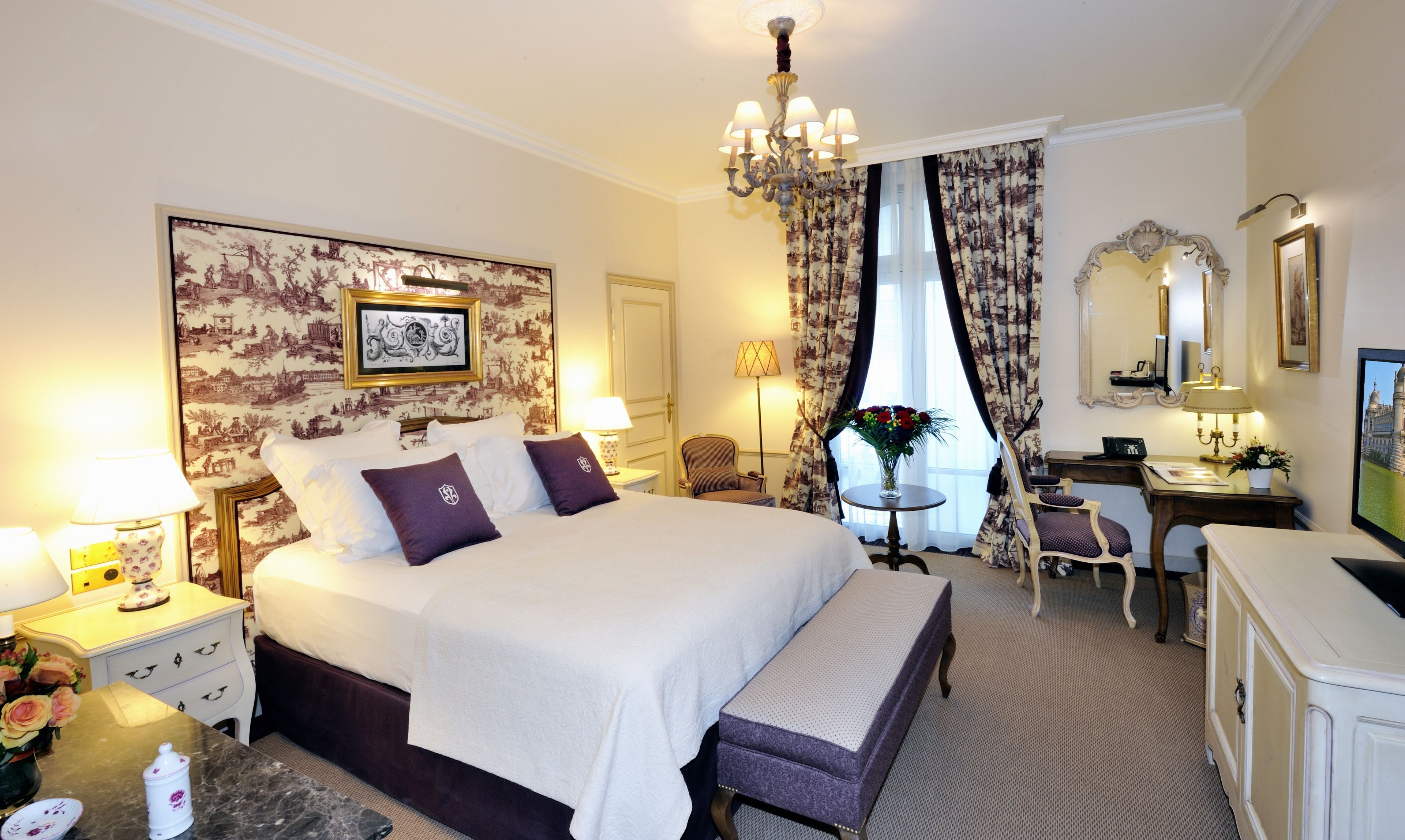 Premium bedding, in-room safe, desk, soundproofing
