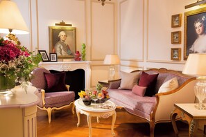 Premium Suite | Living area