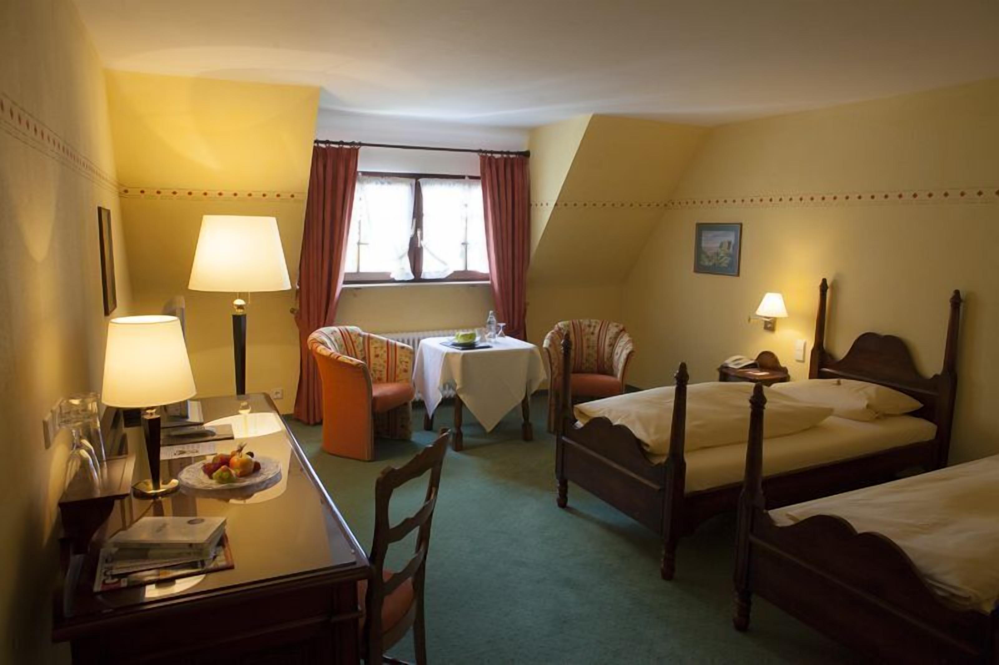 select comfort beds, minibar, in-room safe, desk