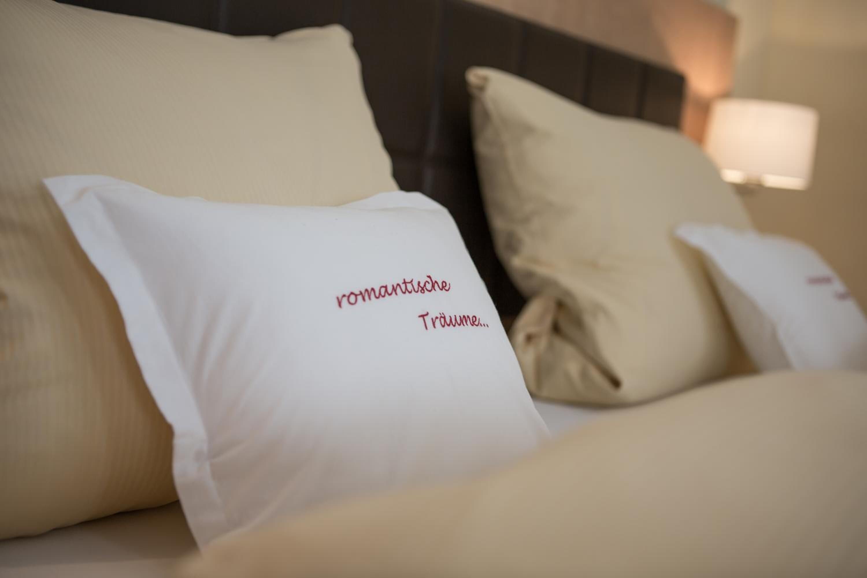 select comfort beds, minibar, in-room safe, desk