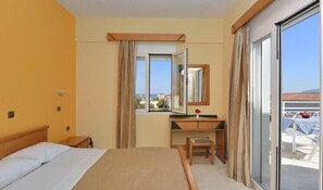 Apartment, 1 Bedroom | Blackout curtains, soundproofing, free cots/infant beds, free WiFi