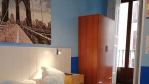 Standard Double Room, 1 Double Bed | Blackout drapes, cribs (free), rollaway beds (surcharge), WiFi (free) - Hostal Alicante (Madrid)