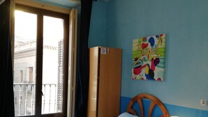 Standard Twin Room, 2 Twin Beds | Blackout drapes, cribs (free), rollaway beds (surcharge), WiFi (free) - Hostal Alicante (Madrid)
