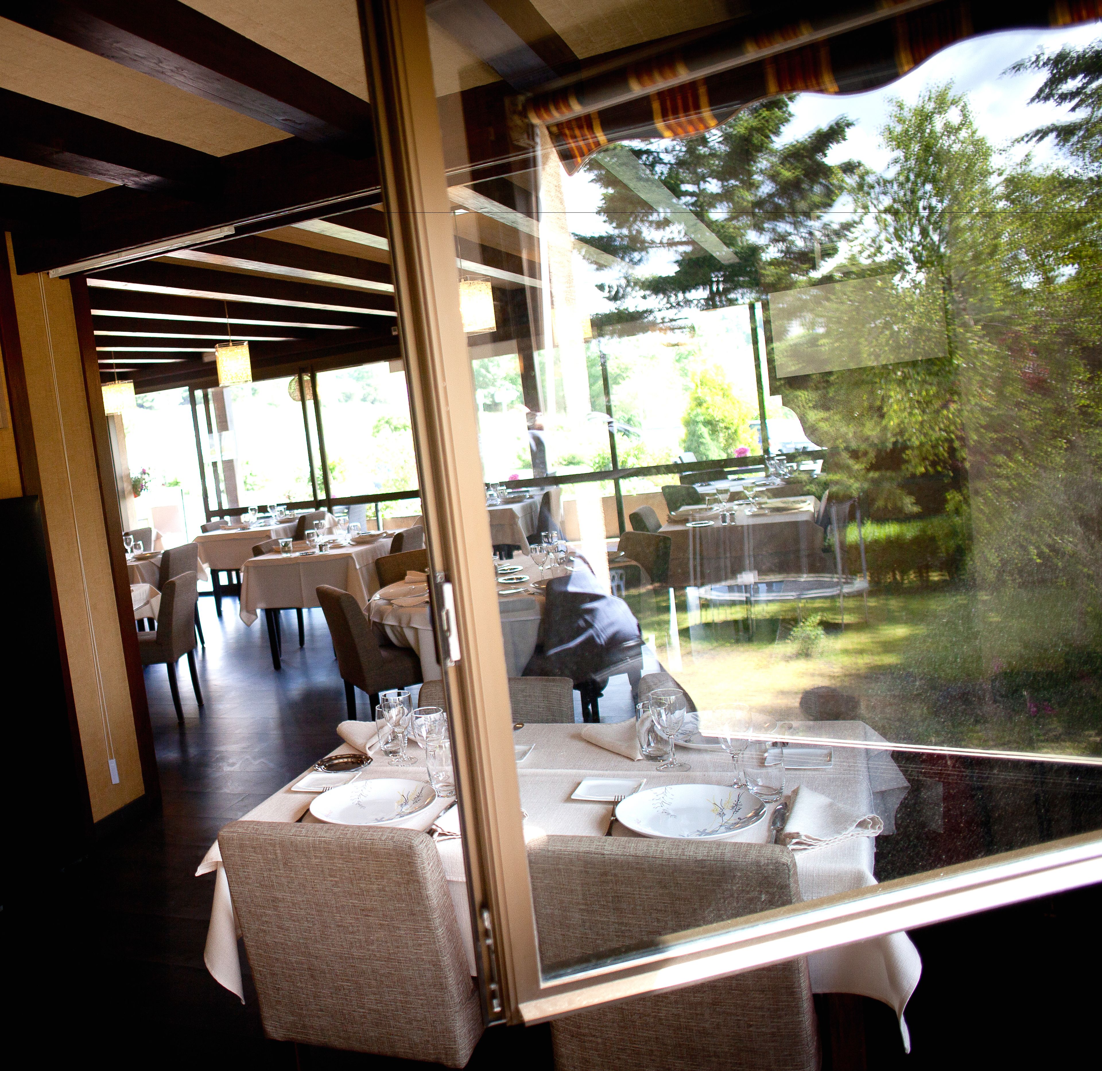 Lunch and dinner served, Regional cuisine