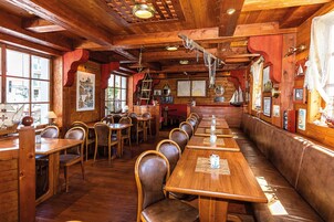 Breakfast, lunch, dinner served; German cuisine, alfresco dining 