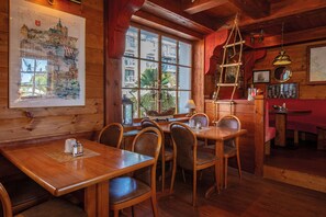 Breakfast, lunch and dinner served - Hotel Deutsche Flagge (Binz)