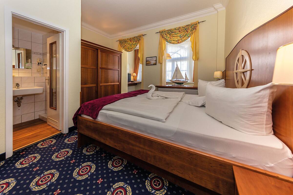 suite | pillow-top beds, in-room safe, individually furnished, desk