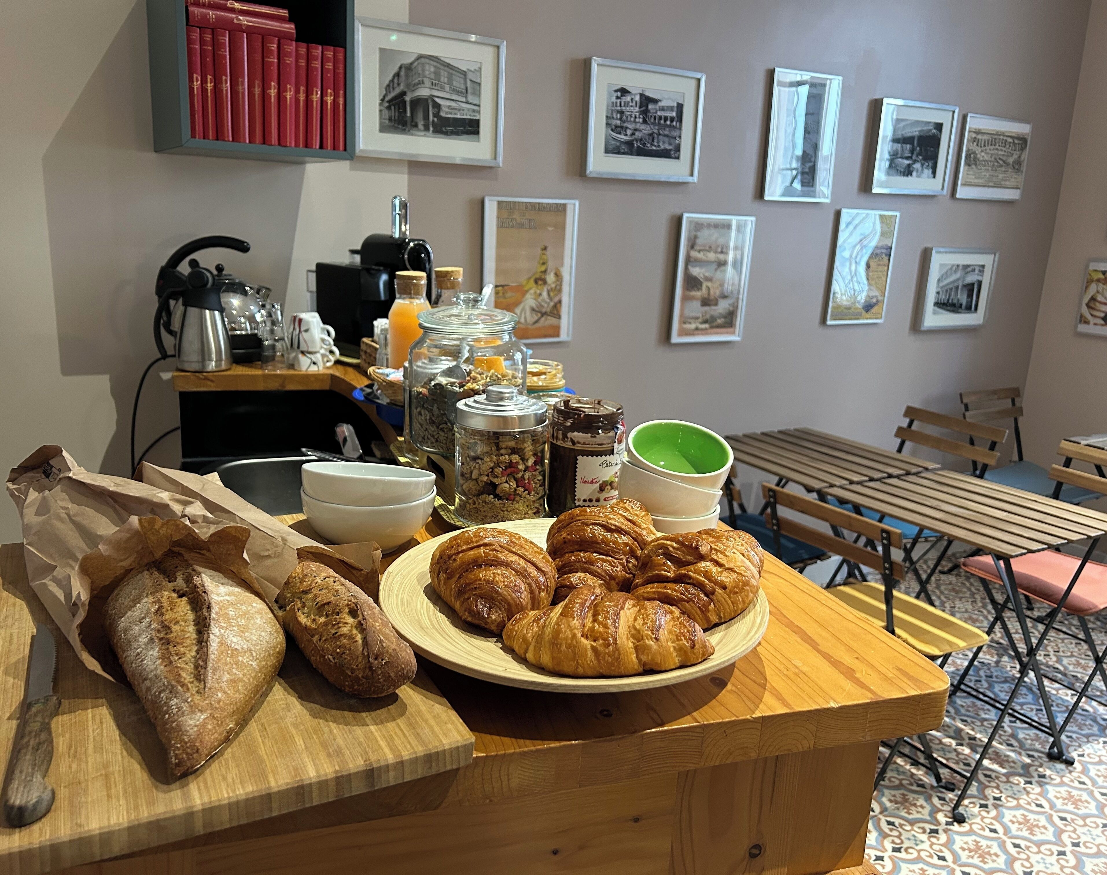 Se ofrece un desayuno bufé todos los días (por un coste adicional)