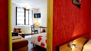 Coffres-forts dans les chambres, bureau, fer et planche Ă repasser