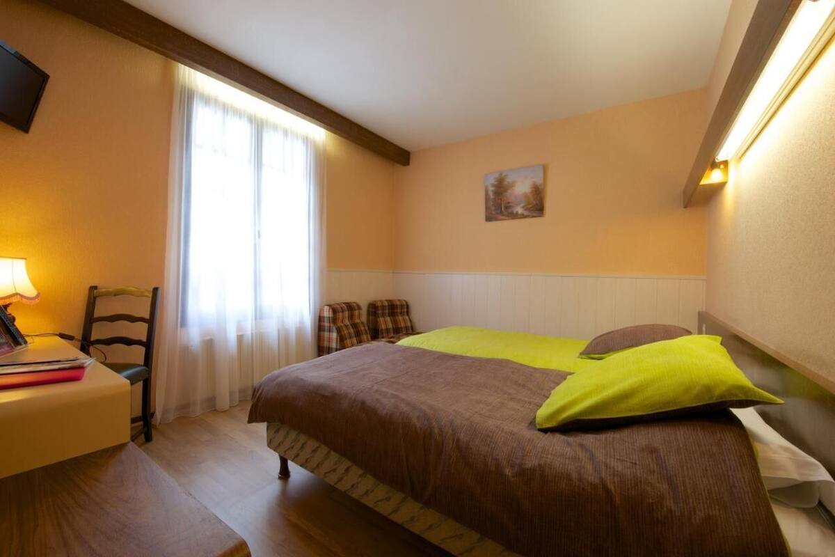 In-room safe, desk, iron/ironing board, WiFi (free)