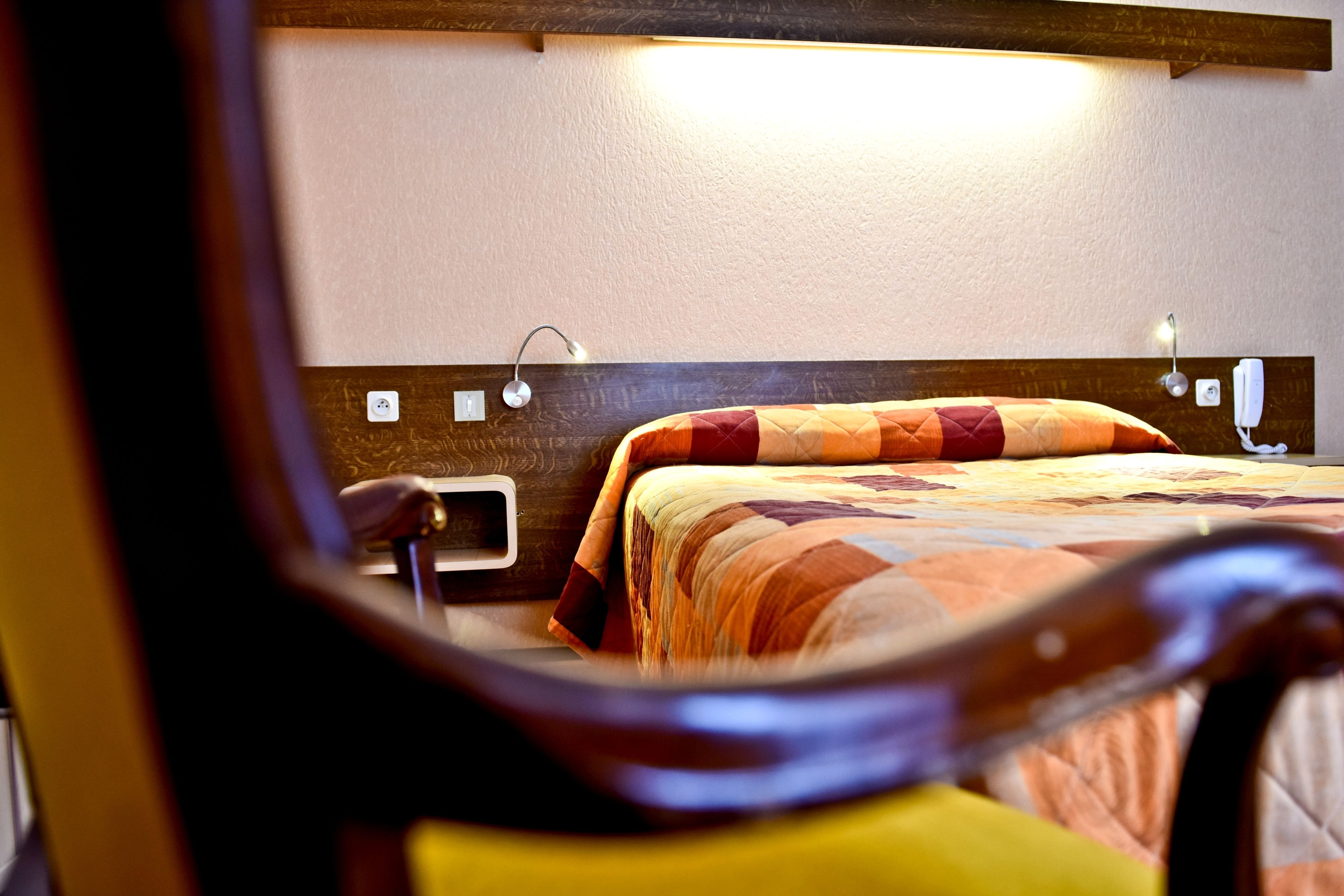 standard double room | in-room safe, desk, iron/ironing board, free wifi