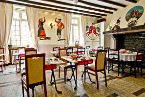 Buffet déjeuner (11 EUR par personne)