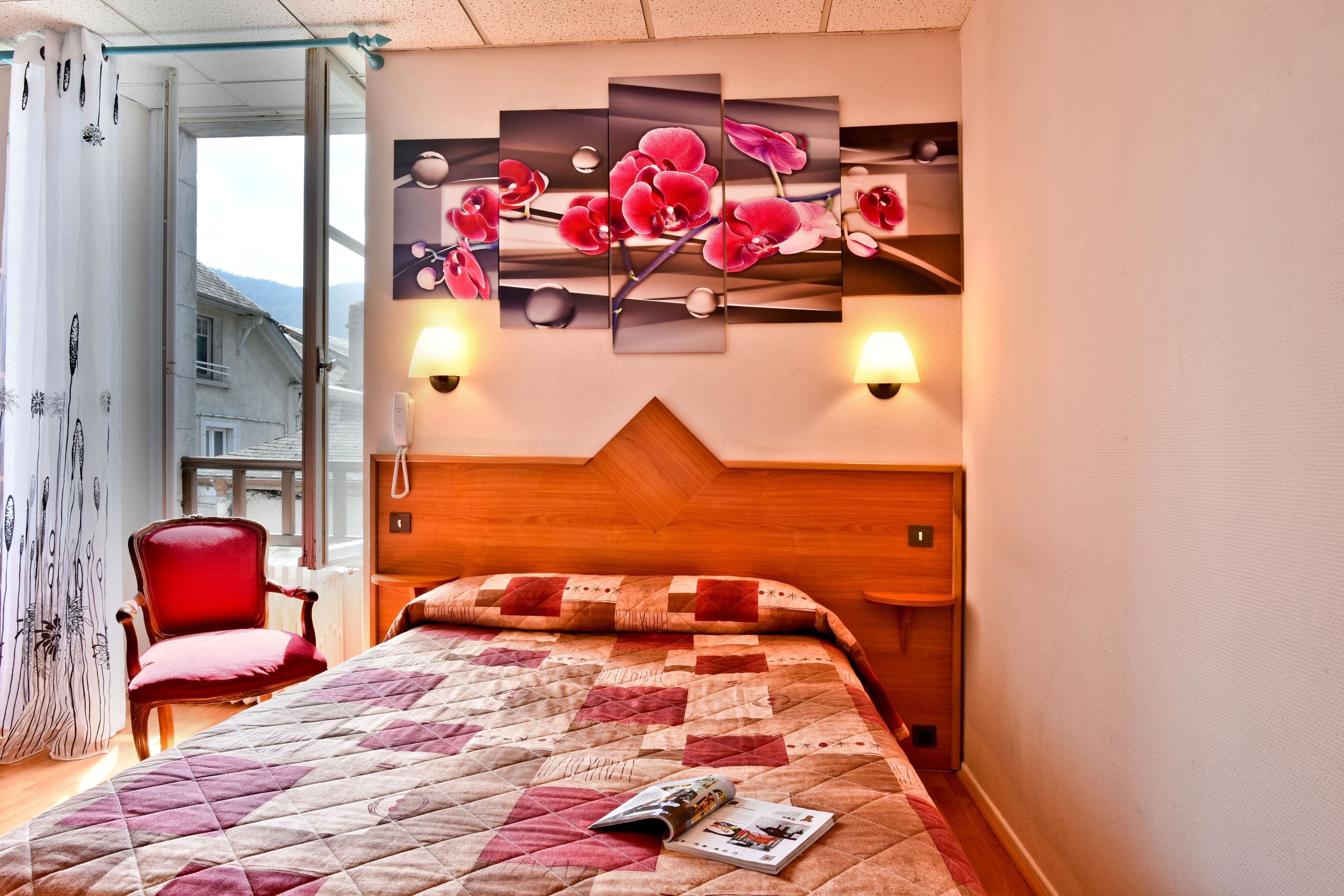 standard double room | in-room safe, desk, iron/ironing board, free wifi