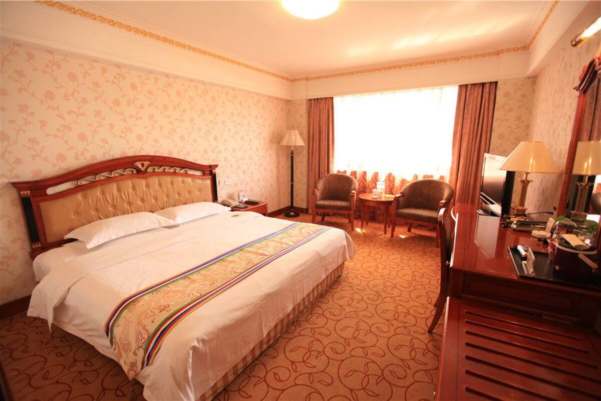 Deluxe King Room