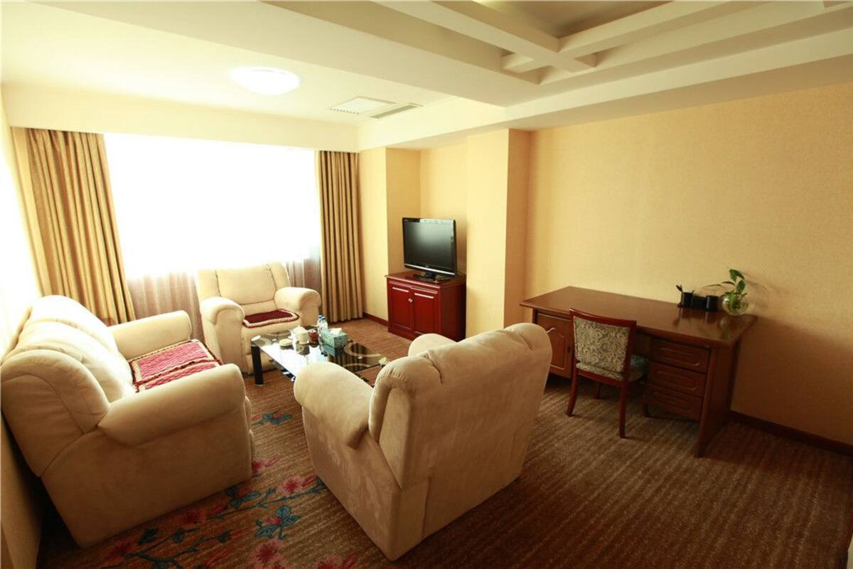 Deluxe Suite