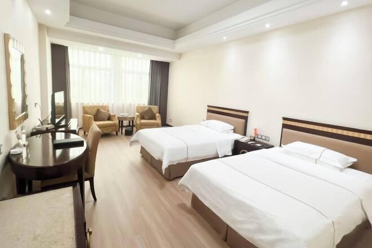 Desk, rollaway beds