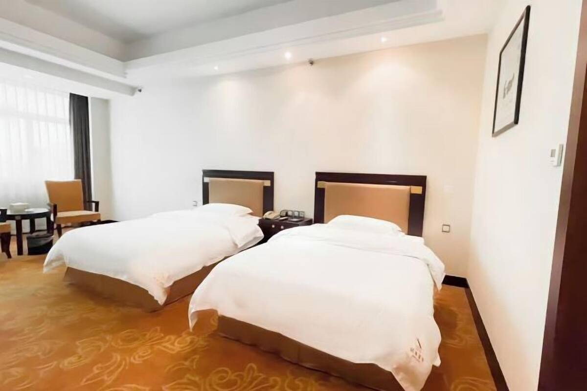Desk, rollaway beds