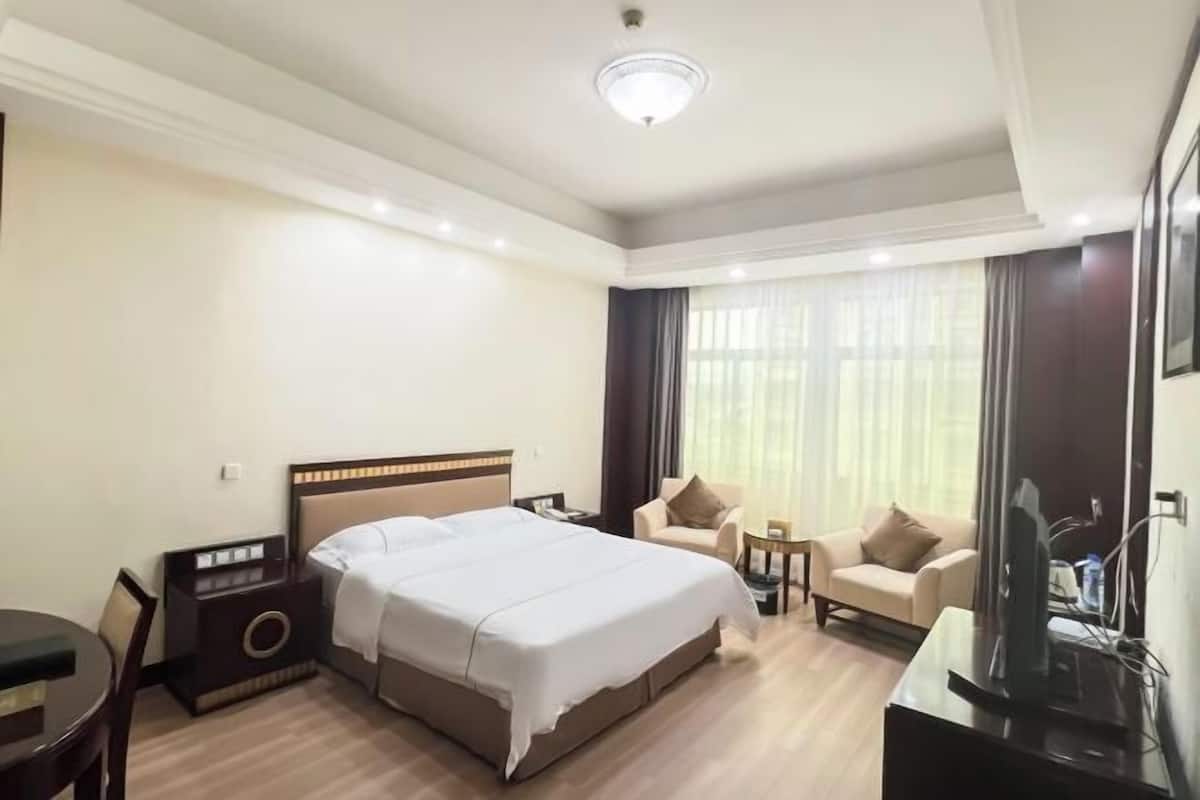 Desk, rollaway beds, free wired Internet