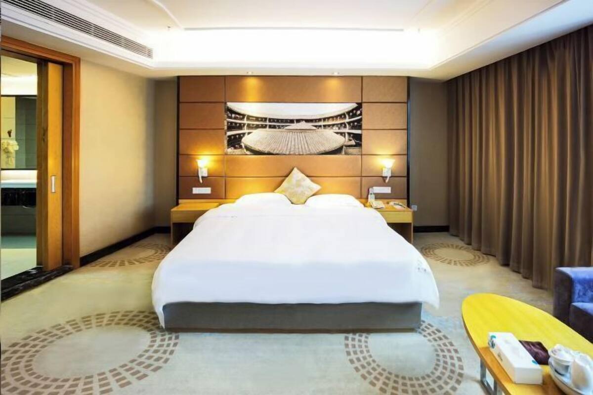 Desk, rollaway beds