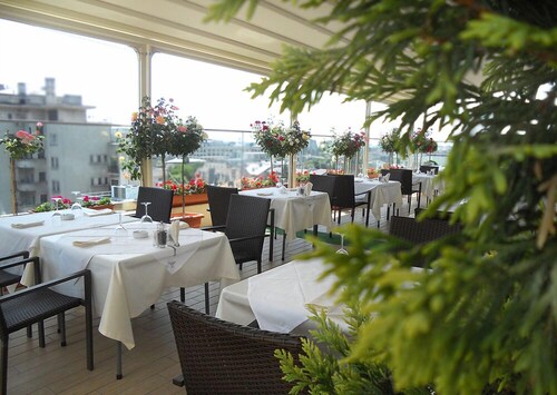 Marshal Garden Hotel