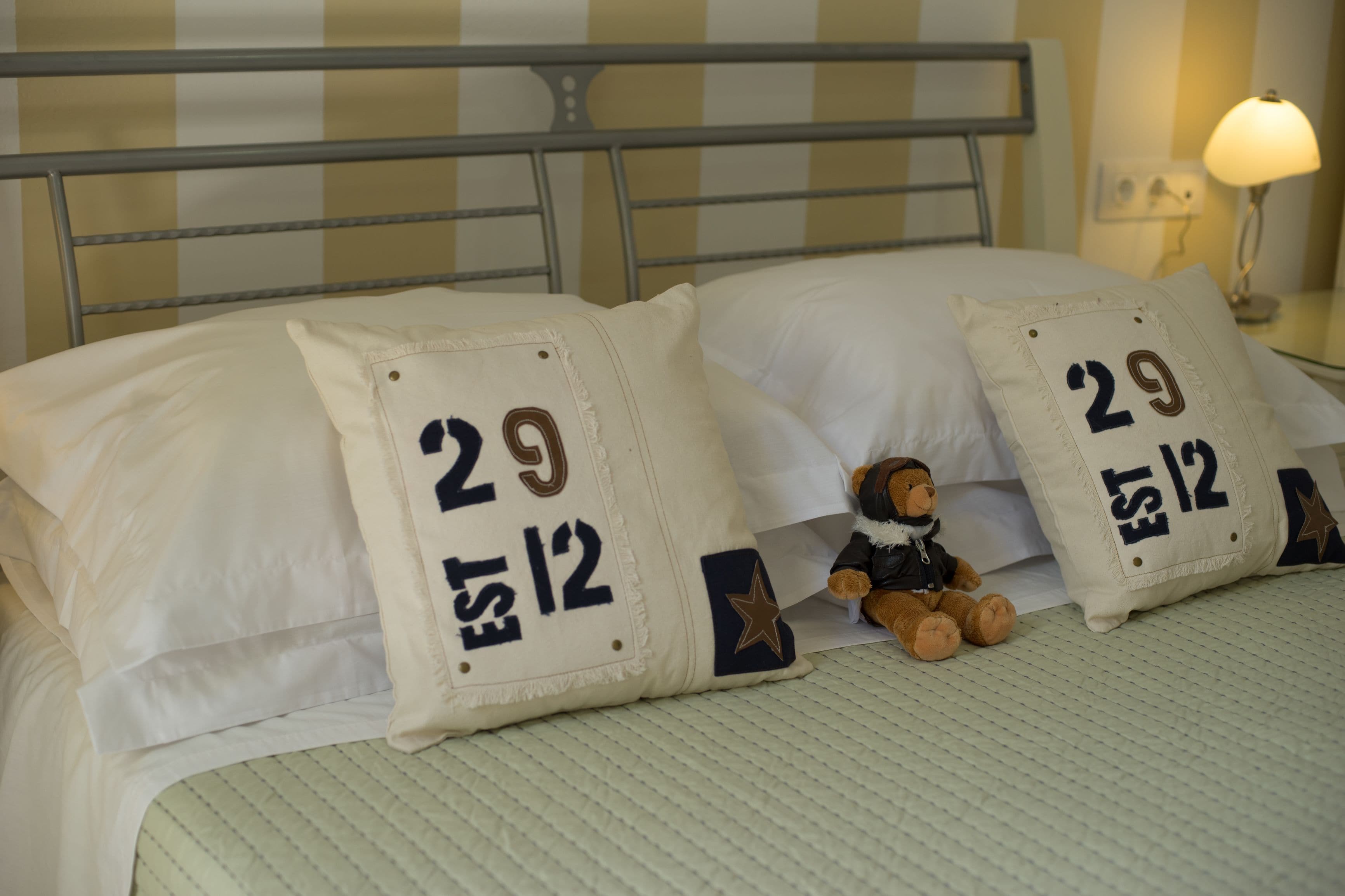 Quarto standard | Roupas de cama de algodão egípcio, escrivaninha, quartos à prova de som