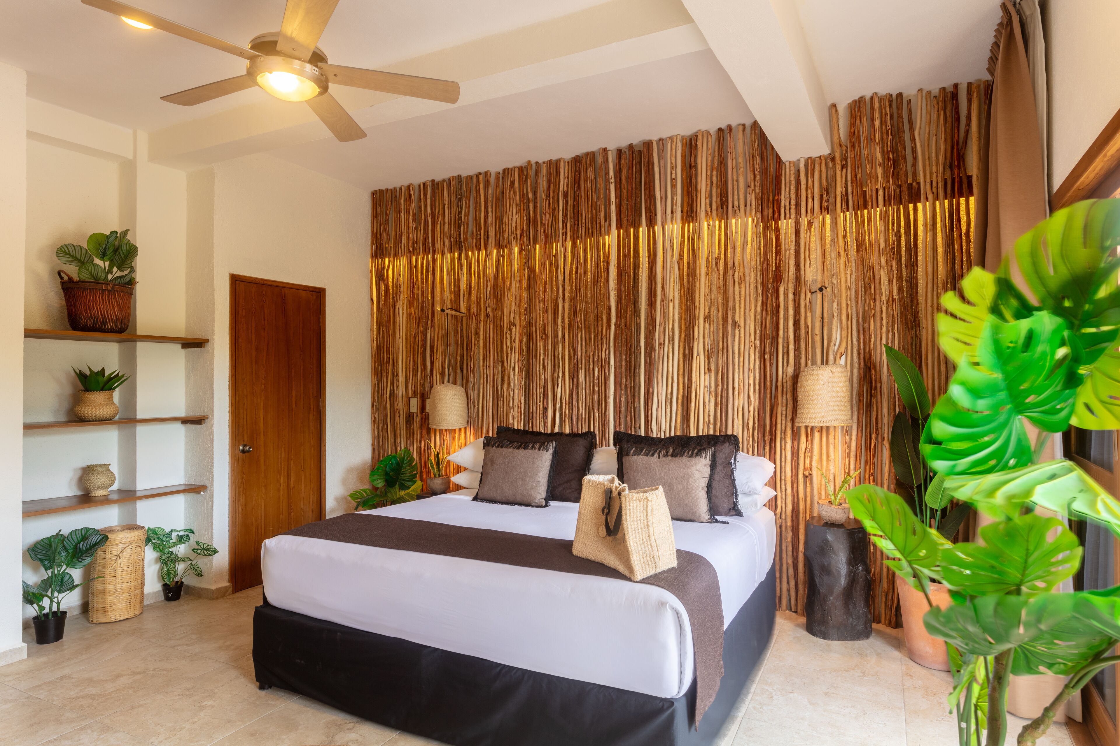 suite | in-room safe