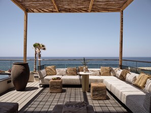 Indigo Residence Sea front with Pool | Terrace/patio - The Royal Blue (Mylopotamos)