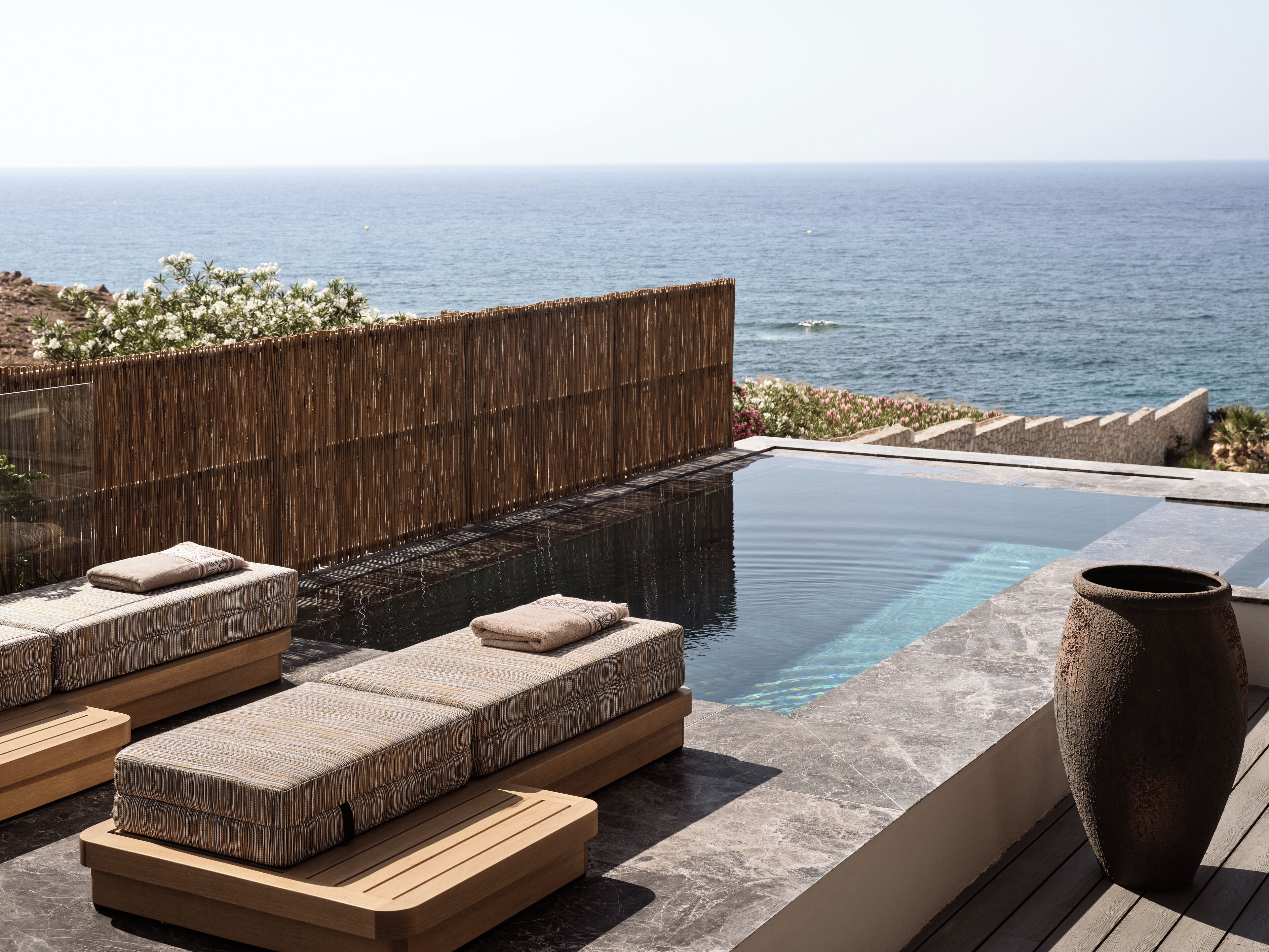Indigo Residence Sea front with Pool | Terassi/patio