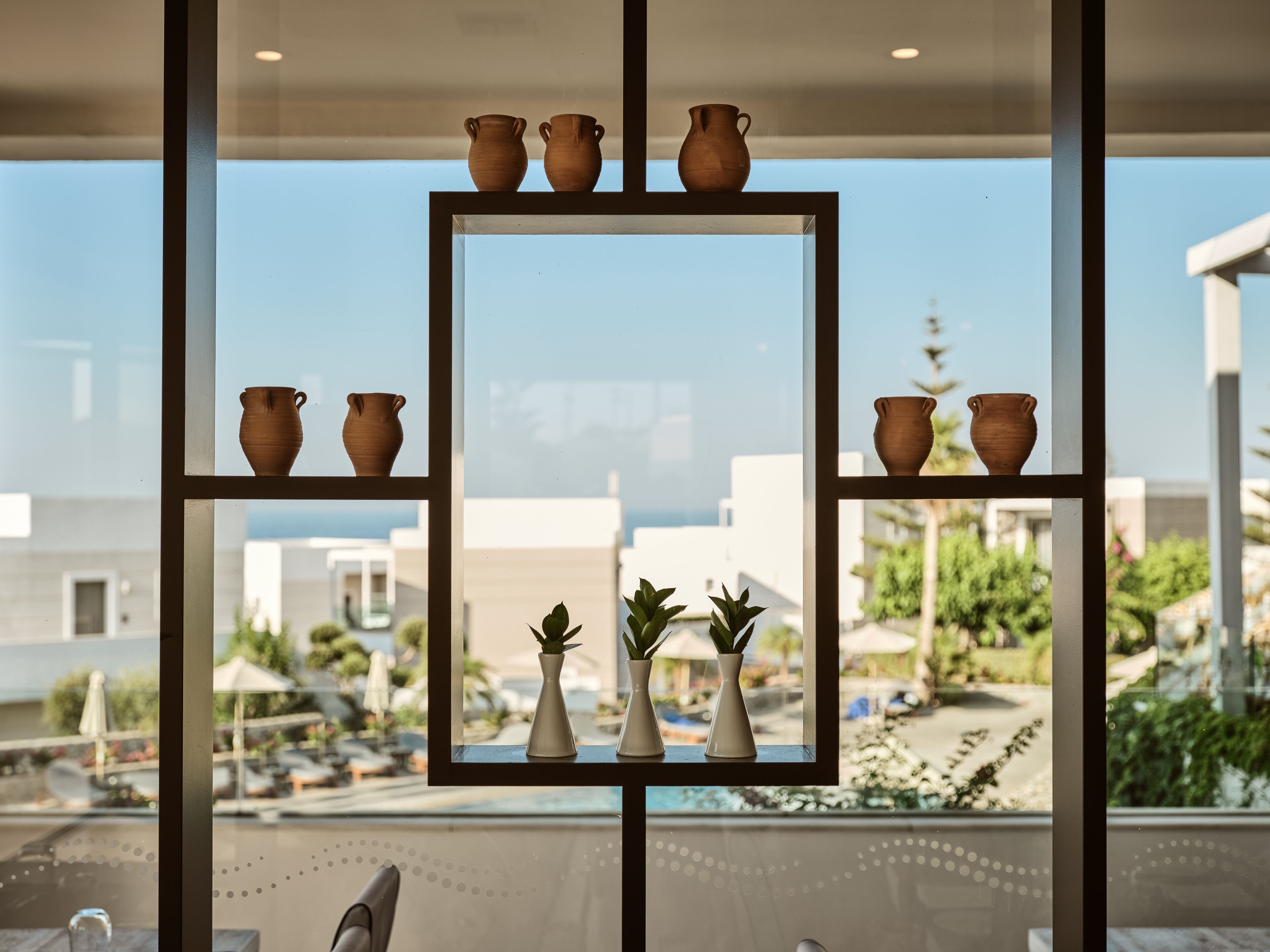 4 restaurants, breakfast, lunch, dinner served; international cuisine