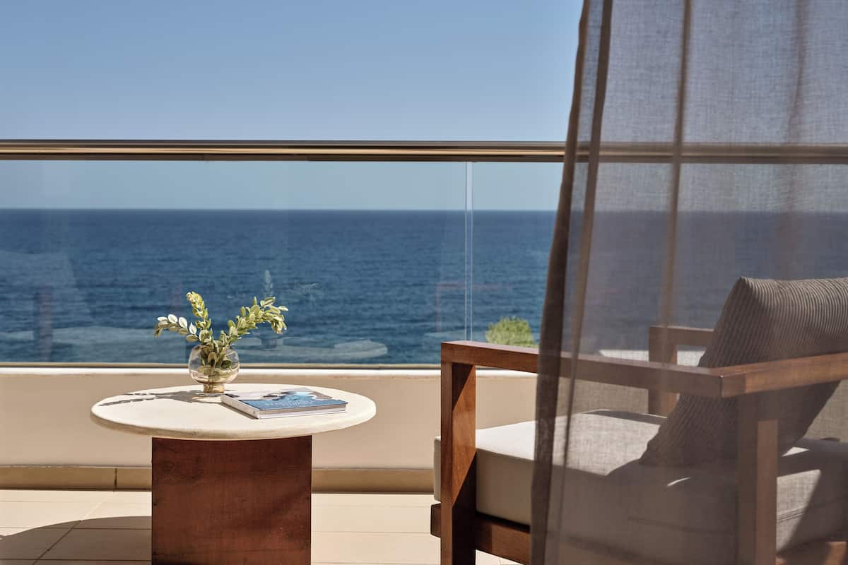 presidential suite, private pool, sea front | terrace/patio