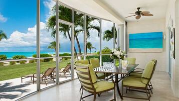 Suite, 1 soverom, ved havkanten | 1 soverom, safe på rommet, skrivebord og wi-fi (inkludert)