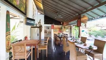 Petit déjeuner préparé sur commande (75000 IDR par personne)