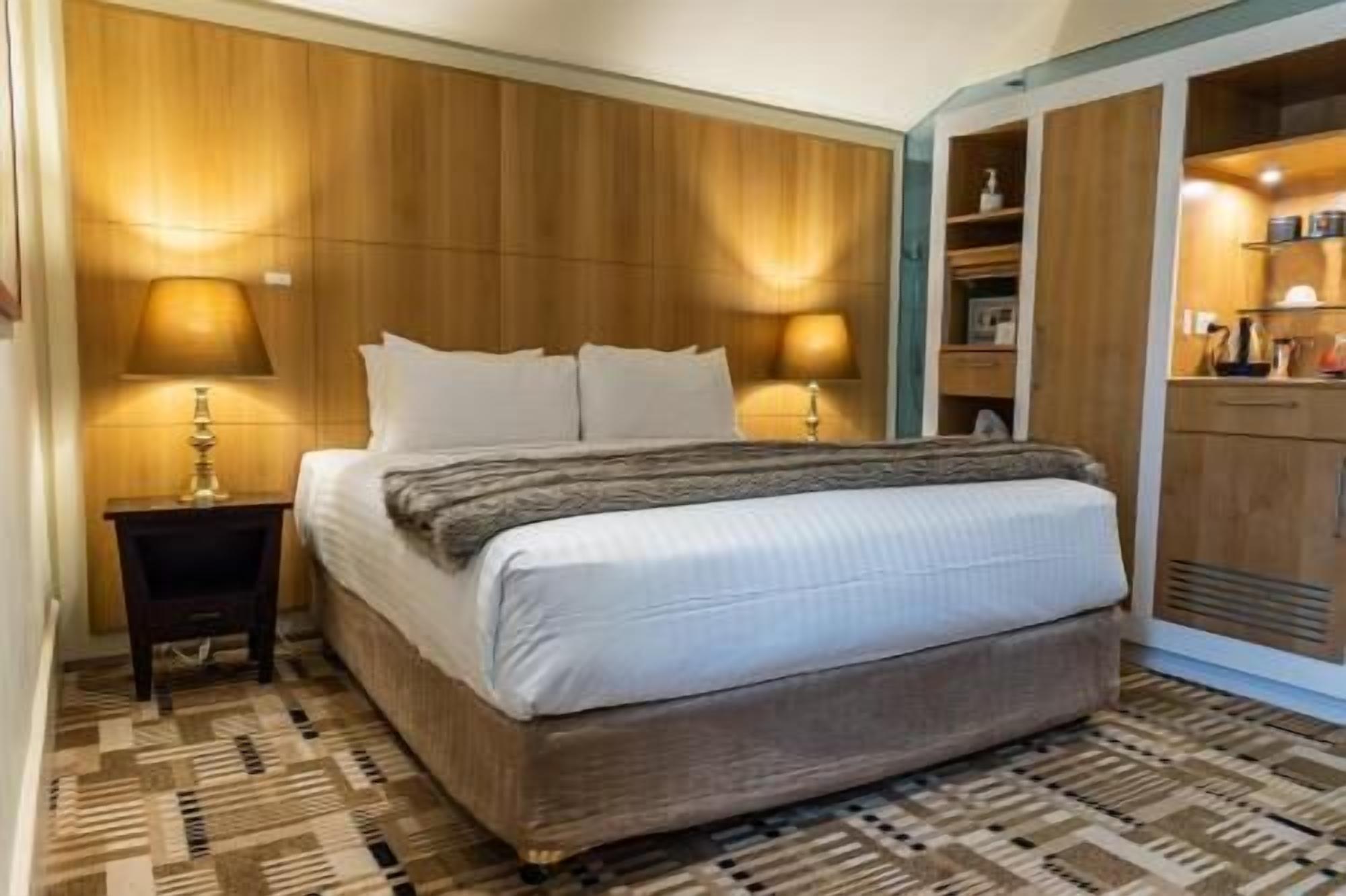 Hypo-allergenic bedding, in-room safe, individually decorated