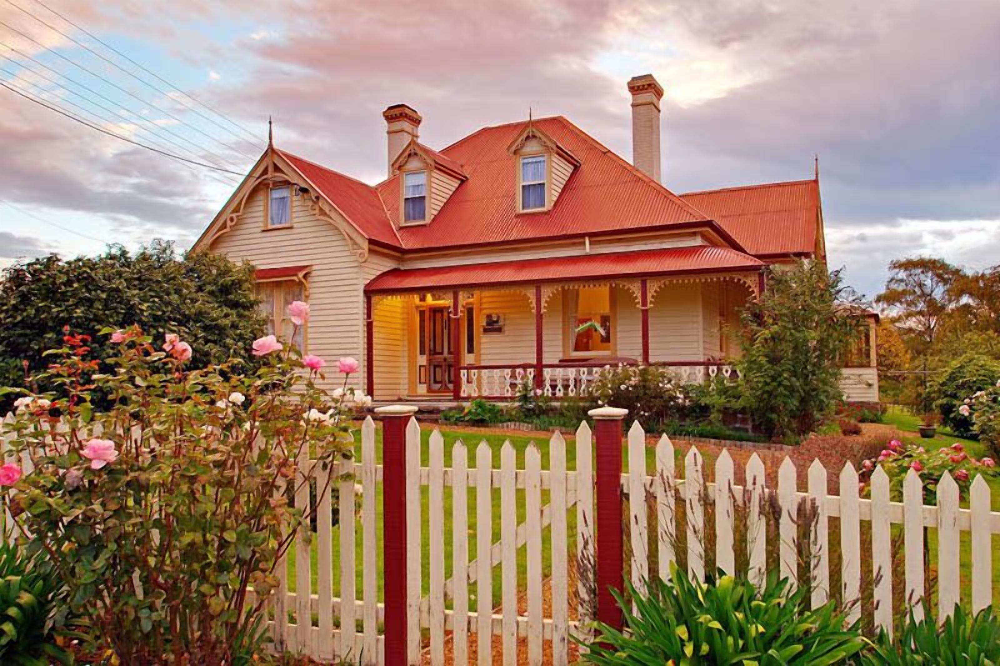 Cambridge House — image 1