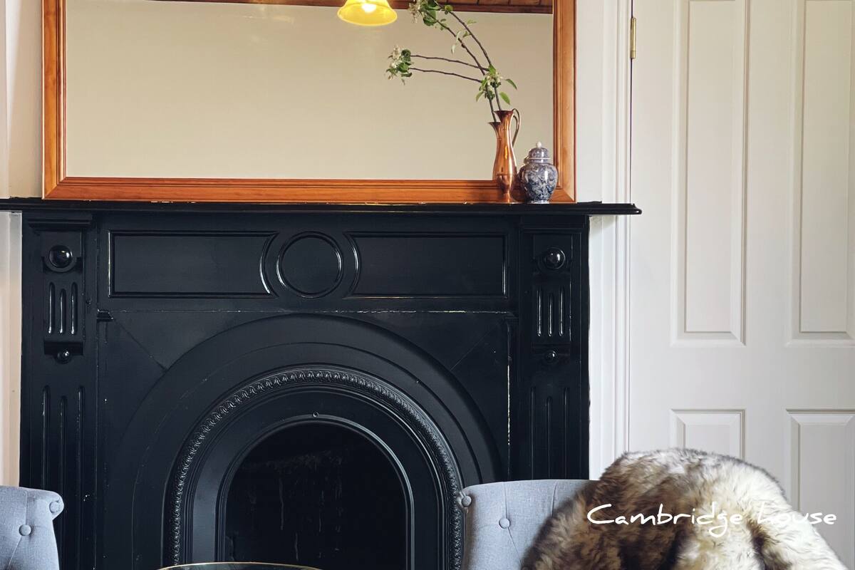 Standardzimmer (Geeves Room) | Kostenlose Minibar, individuell dekoriert, individuell eingerichtet