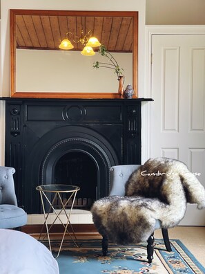 Standardzimmer (Geeves Room) | Kostenlose Minibar, individuell dekoriert, individuell eingerichtet