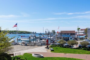 Two Queen Park View 2nd Floor | Terrace/patio